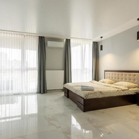 Vip Apartment Near Center Lviv Kültér fotó