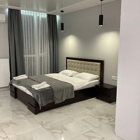 Vip Apartment Near Center Lviv Kültér fotó