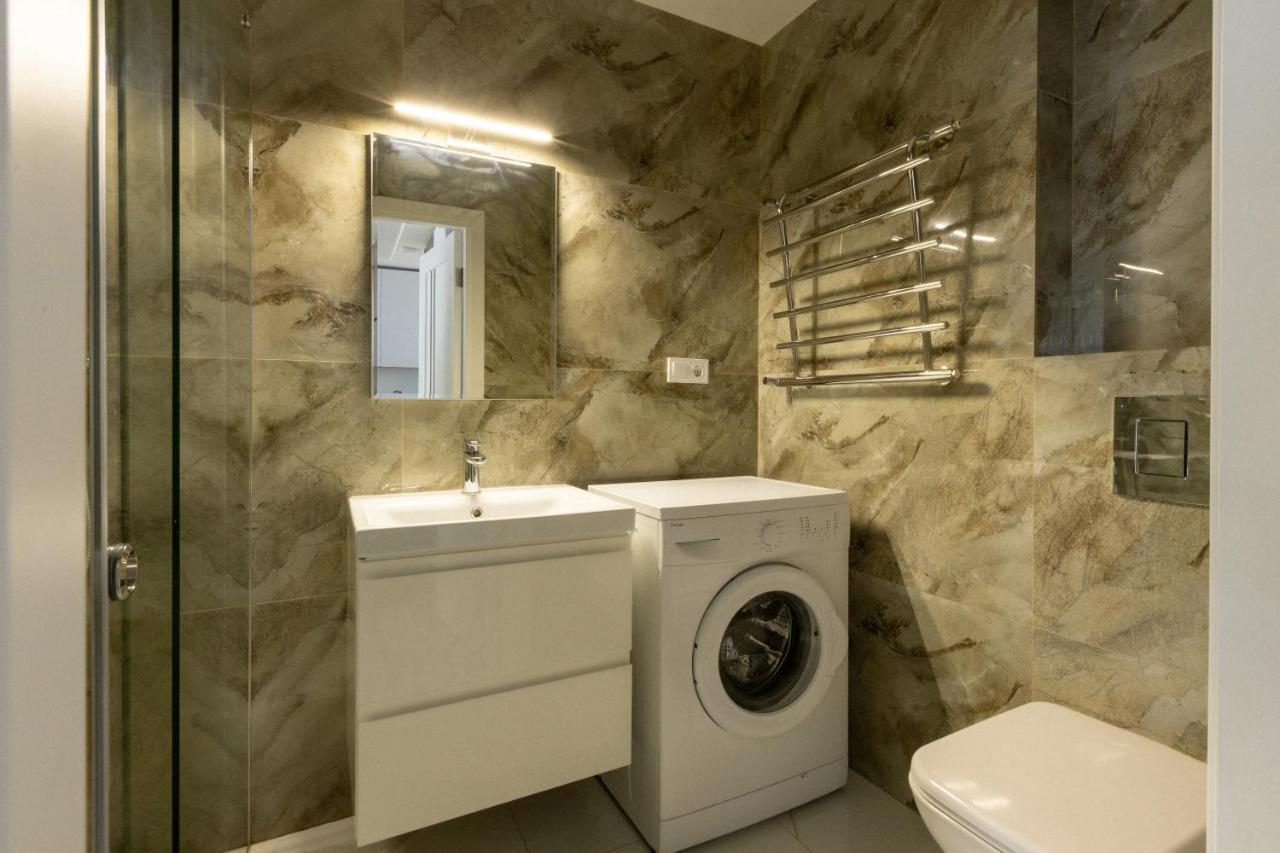 Vip Apartment Near Center Lviv Kültér fotó